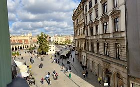 Scharffenberg Apartments Main Square